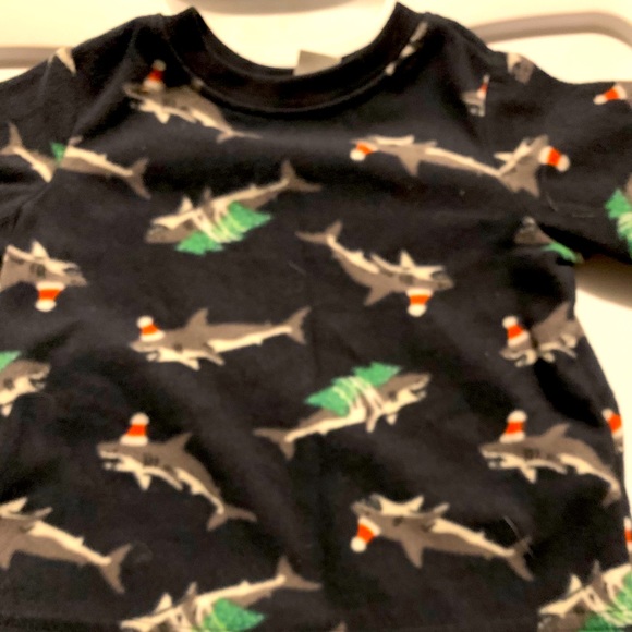 Old navy Santa Shark pajamas 12-18 month - Picture 2 of 4